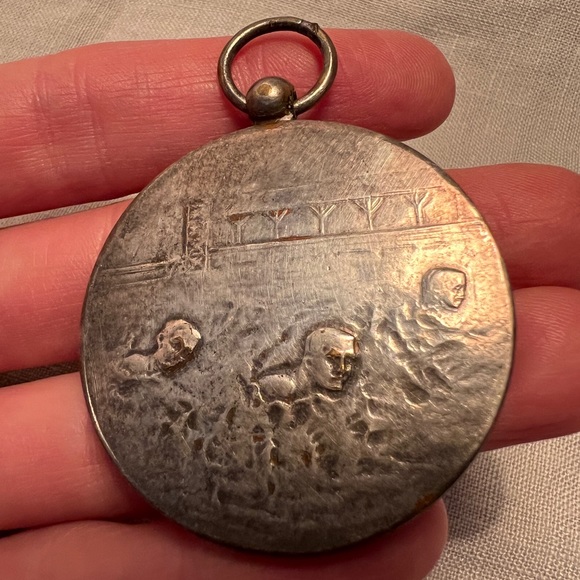 Rare large vintage 1940s silver swimming medal 1947 vintage medal sports - Picture 3 of 10